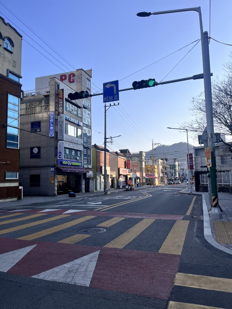オンチョンチョンカフェ通りへの案内