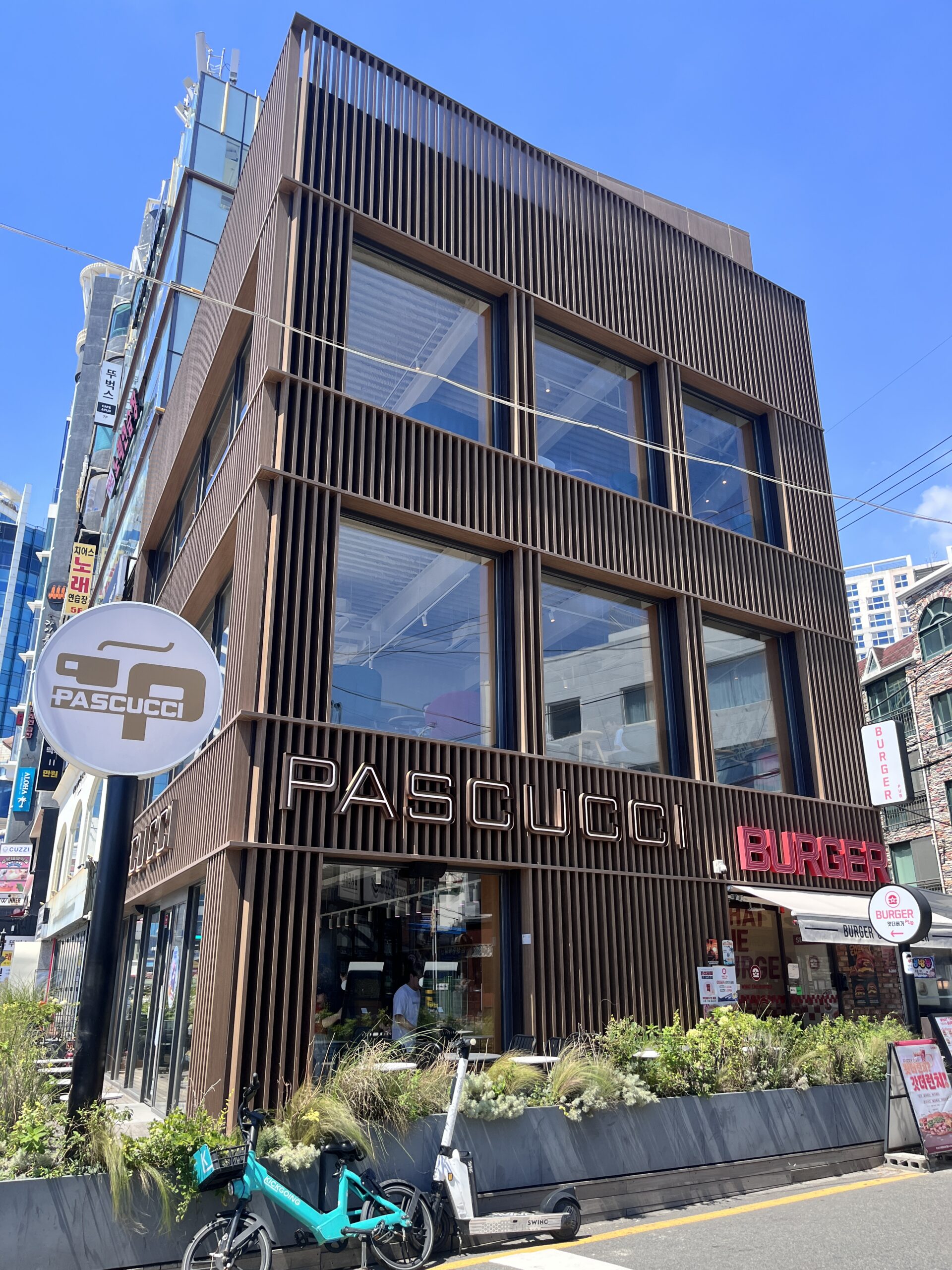 ドローンショーがよく見える広安里のカフェ「パスクッチ」